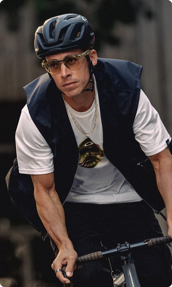 Oakley MetaパフォーマンスAIグラス｜オークリー公式ストア