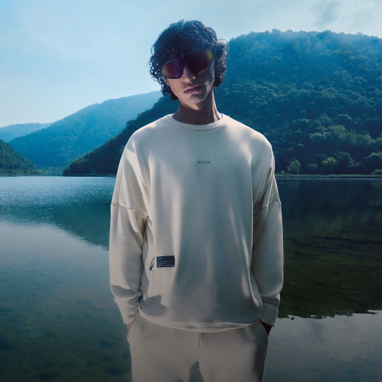 FIELD GEAR LINE SLICK FLEECE CREW 2.7   Ein hochwertiges Rundhals-Fleeceshirt mit Feuchtigkeitsableitung, hoher Dehnbarkeit und weichem Griff.