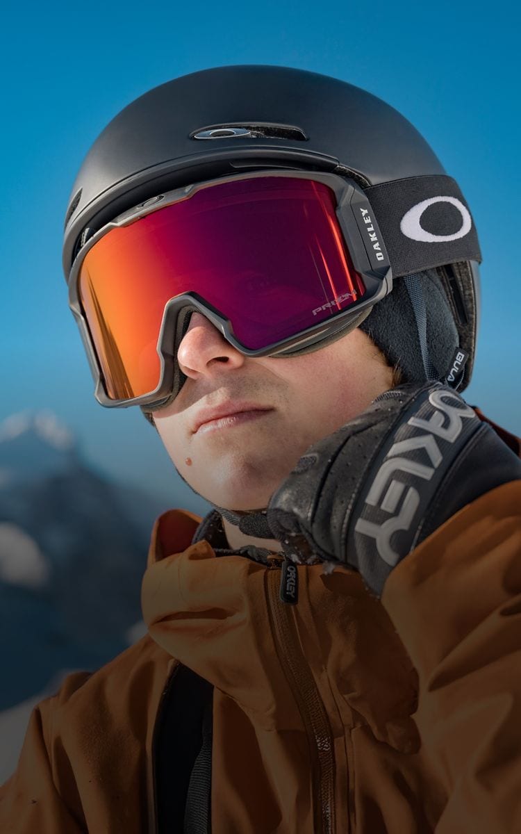 DRAW YOUR LINE Jude Henkes Discover the Oakley Snow Collection.