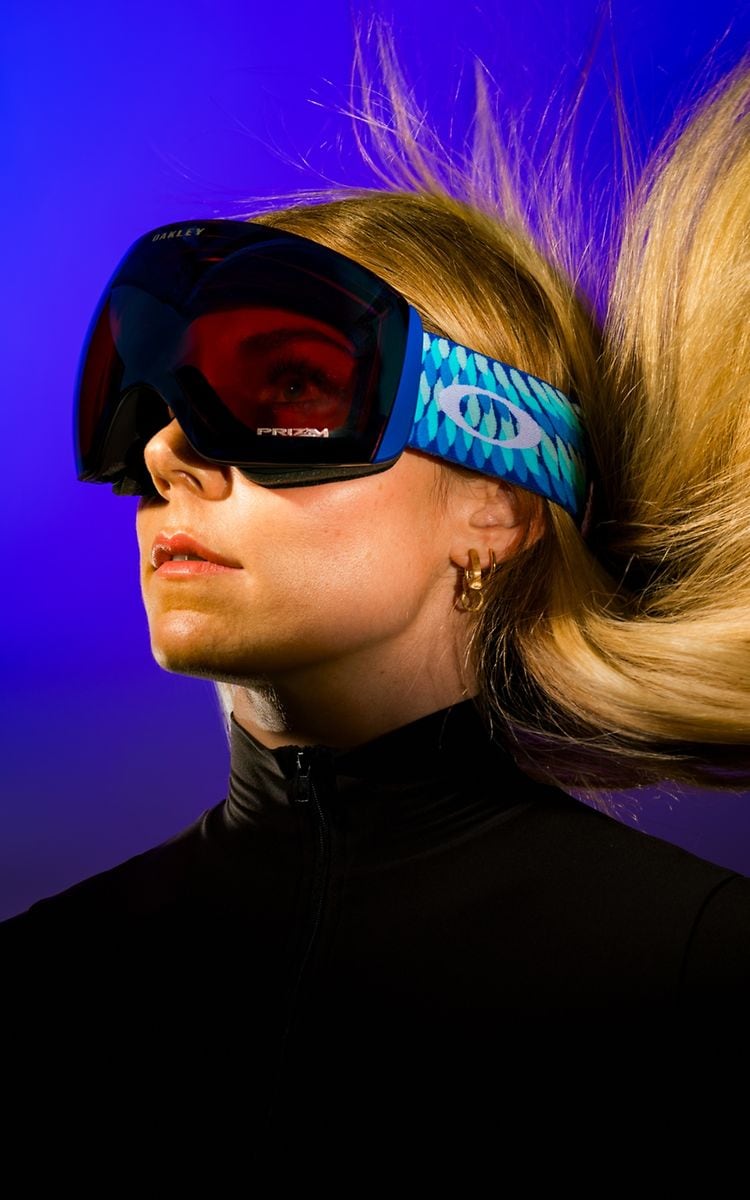 DRAW YOUR LINE Mikaela Shiffrin Ontdek de Oakley-sneeuwcollectie.