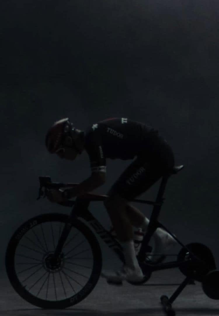 Oakleyのバイクアイウェアとサイクリングギア | Oakley® 日本