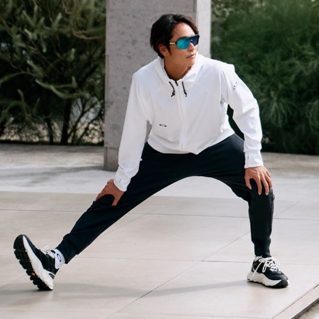 Oakleyサングラス、アパレル、アクセサリー | Oakley® 日本