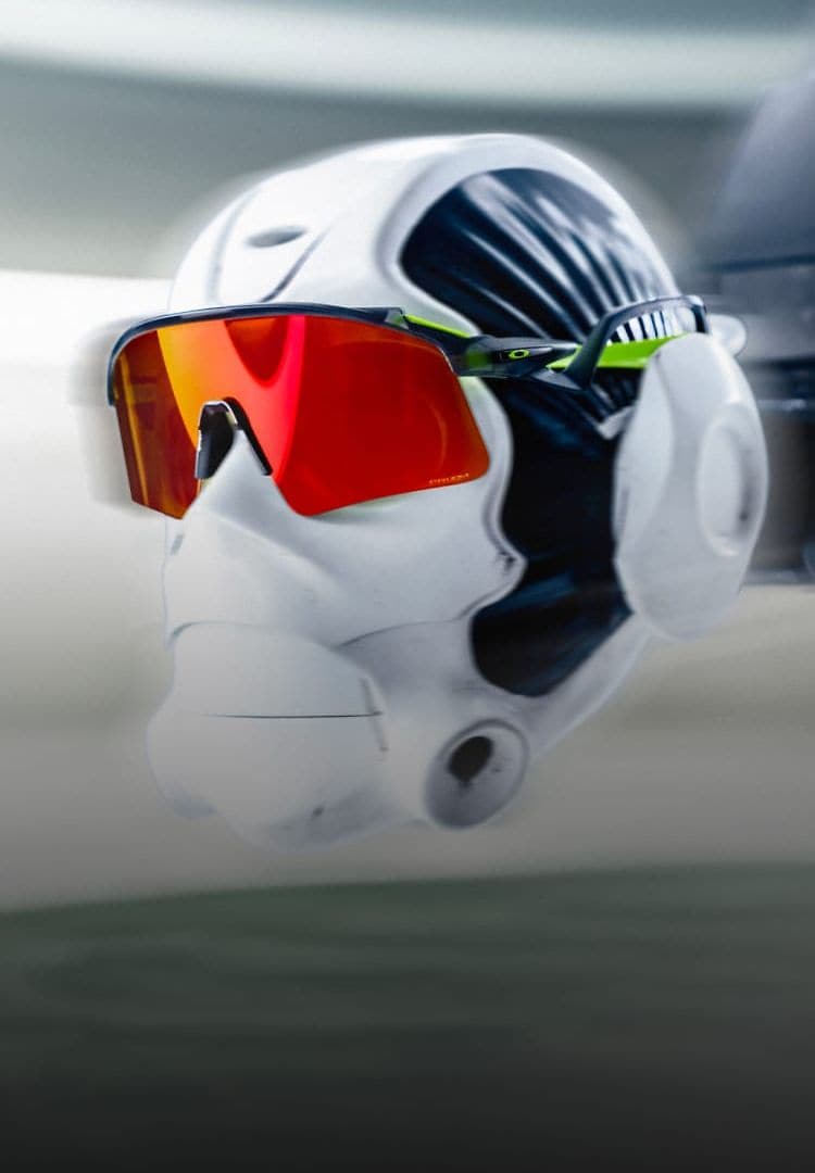 GRIP BEYOND  Découvrez la technologie Oakley Hypergrip™, un système d'ajustement qui change la donne pour libérer la performance.