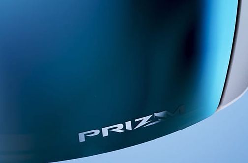PERFORMANCE DES VERRES Le verre torique offre notre optique la plus précise à ce jour, réduisant la distorsion grâce à une conception monocouche et améliorant le contraste avec PRIZM™ Snow. De plus, un champ de vision 7 % plus large que le Flight Deck d'origine vous offre la clarté et la confiance nécessaires pour aller plus loin.