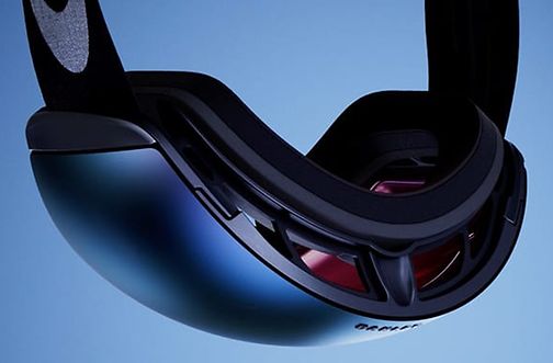 advanced MATERIALs Built with a bio-resin frame, recycled polyester strap, and a recycled polyester microbag, Flight Deck Pro reduces environmental impact without sacrificing durability. Plus, the Oakley protective case ensures your goggles last even longer.