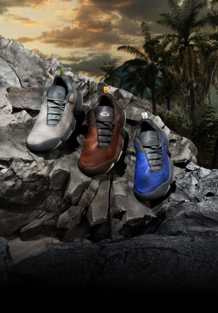 OAKLEY FACTORY TEAM  Die Zukunft der Footwear ist da: Entdecke die von Brain Dead entworfenen und von Oakley gefertigten Modelle für einen Look, der alles andere als gewöhnlich ist. 