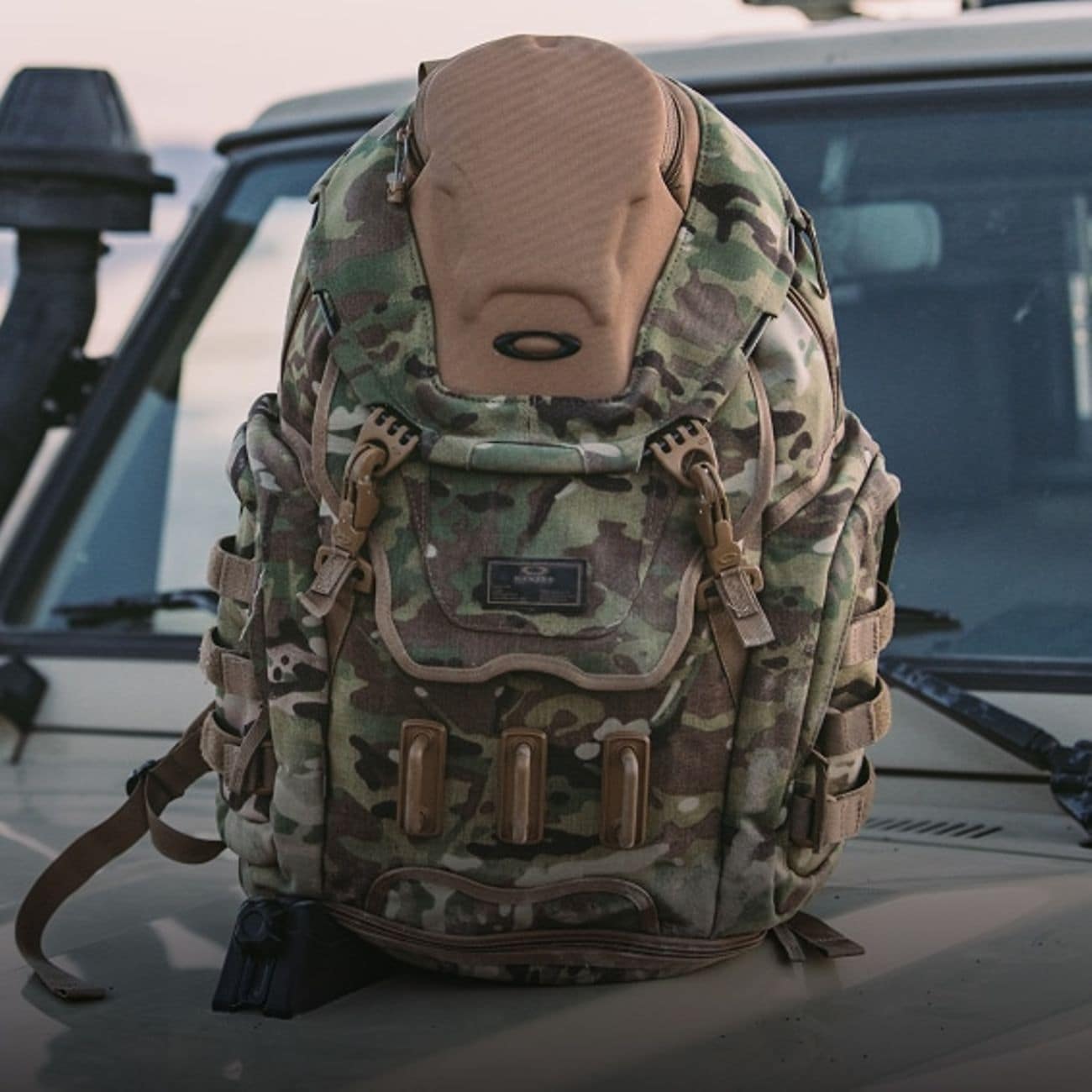 Oakley logo