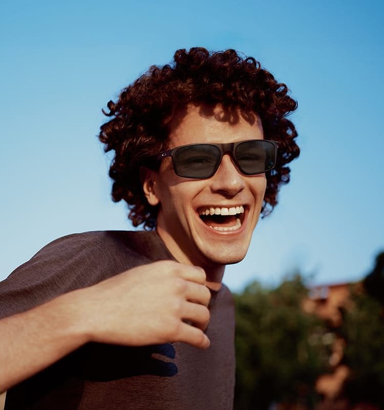 VOOR ELKE DAG  Om altijd zelfverzekerd te zijn. Wat je ook doet, sport of het gewone dagelijks leven, laat je ware kunnen zien met levendige kleuren.