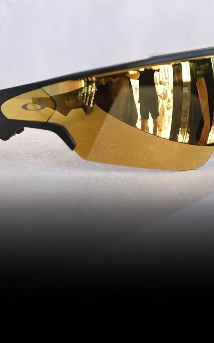 Oakleyサングラス、アパレル、アクセサリー | Oakley® 日本