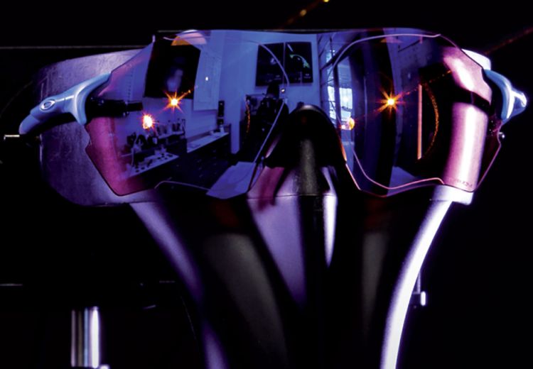 PROTECTION ACCRUE CONTRE LES CHOCS Fabriqué à partir de la forme la plus pure de polycarbonate optique, le Plutonite® s'associe à la géométrie de la monture de chaque modèle de lunettes pour offrir une protection sans compromis contre les impacts à grande vitesse.
