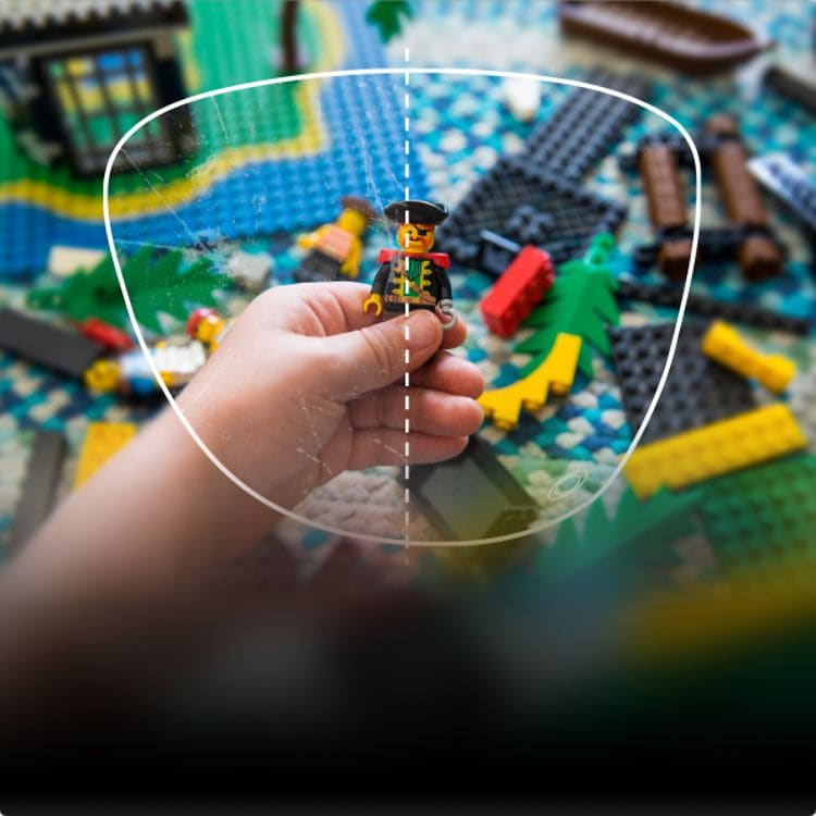 TRATTAMENTO ANTIGRAFFIO  Per lenti più resistenti ai graffi.