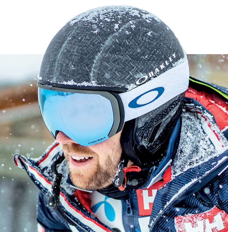 ALEKSANDER AAMODT KILDE  Signature Series  Flight Path en Oakley ARC5 PRO vormen samen het ultieme duo dat klaar is voor de race.